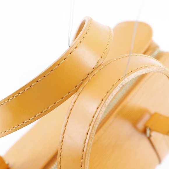 LOUIS VUITTON Orange Leather Pouch - Picture 5 of 14